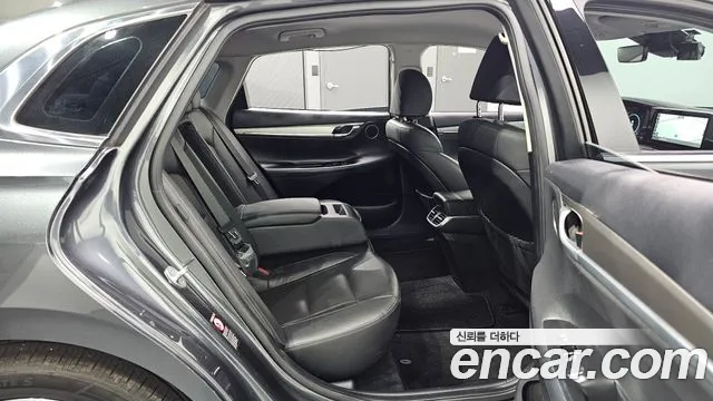 Hyundai Grandeur New — Фото автомобиля 17