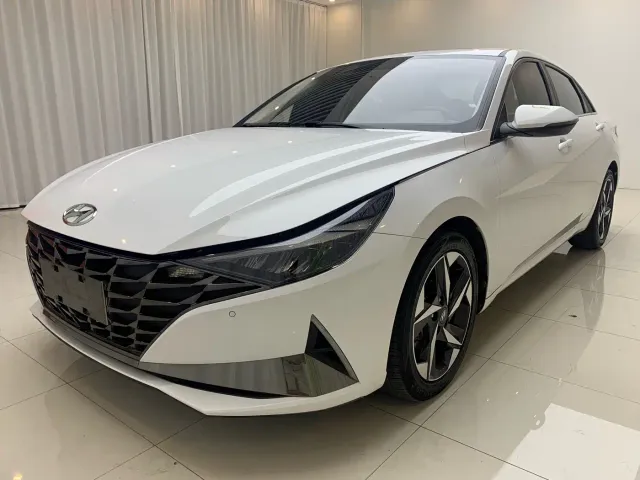 Фотография автомобиля — Hyundai Elantra