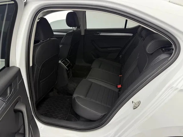 Skoda Superb — Фото автомобиля 14