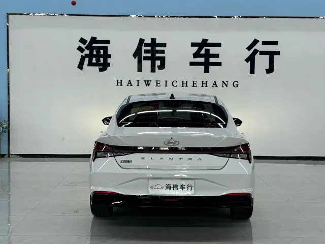 Hyundai Elantra — Фото автомобиля 14