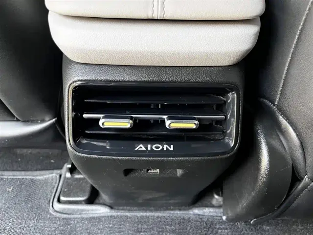 GAC Aion Y — Фото автомобиля 12