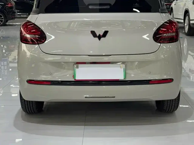 Wuling Bingo — Фото автомобиля 2