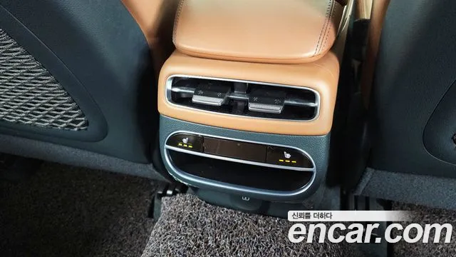 Genesis GV70 2.5T Бензин AWD — Фото автомобиля 19