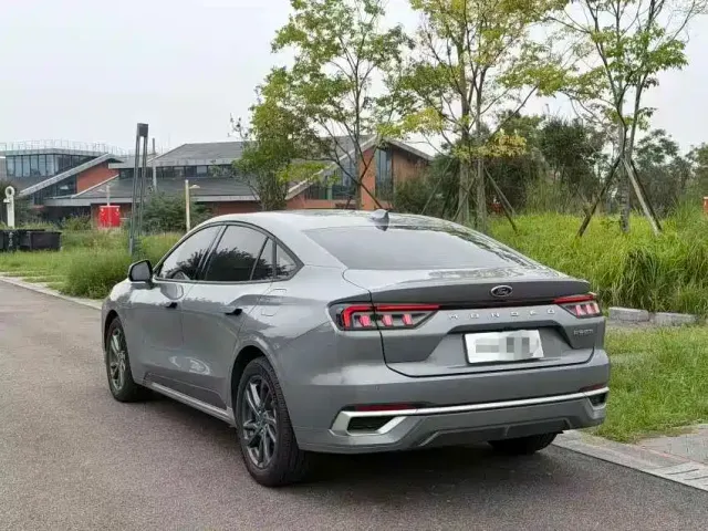 Ford Mondeo — Фото автомобиля 9
