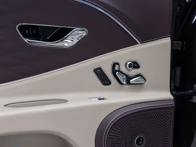 Bentley Flying Spur — Фото автомобиля 23