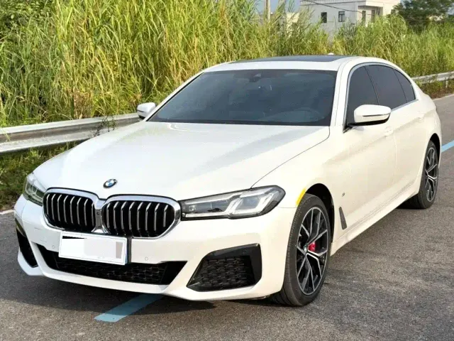 Фотография автомобиля — BMW 5 Series