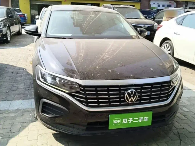 Volkswagen Passat — Фото автомобиля 2
