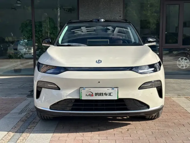 Leapmotor C11 — Фото автомобиля 3