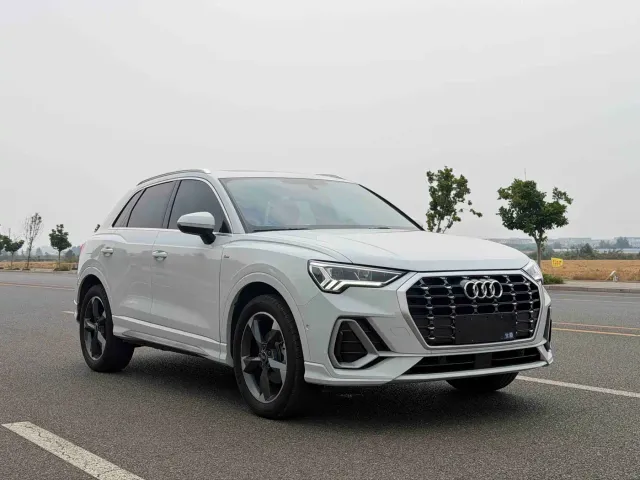 Audi Q3 — Фото автомобиля 3