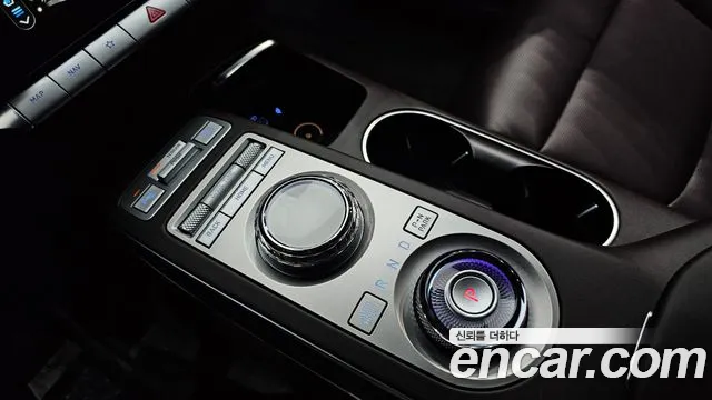 Genesis GV70 — Фото автомобиля 12