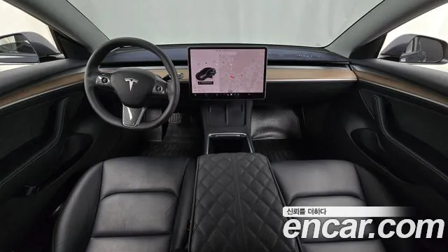 Tesla Model 3 — Фото автомобиля 7