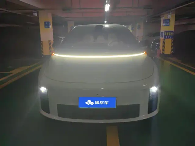 Li Auto i6 — Фото автомобиля 2