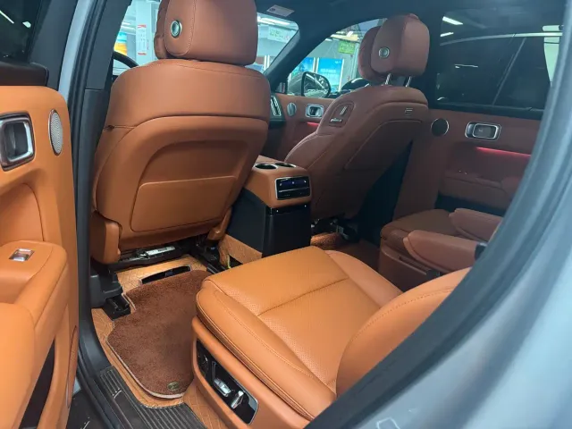 Li Auto L9 — Фото автомобиля 10