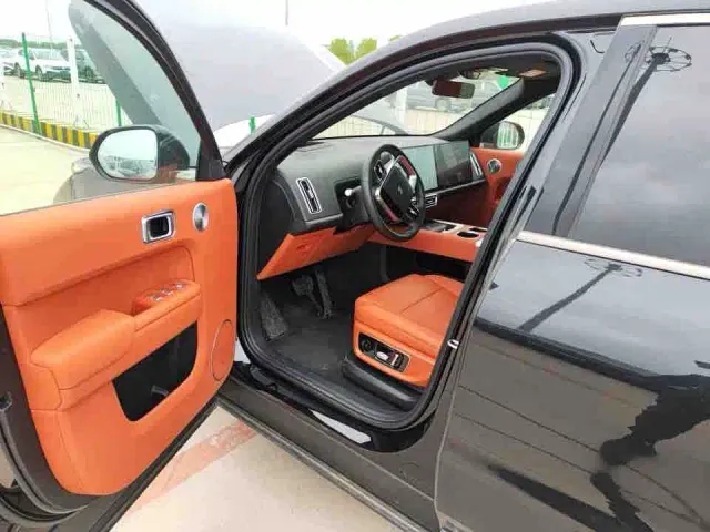 Li Auto L9 — Фото автомобиля 6