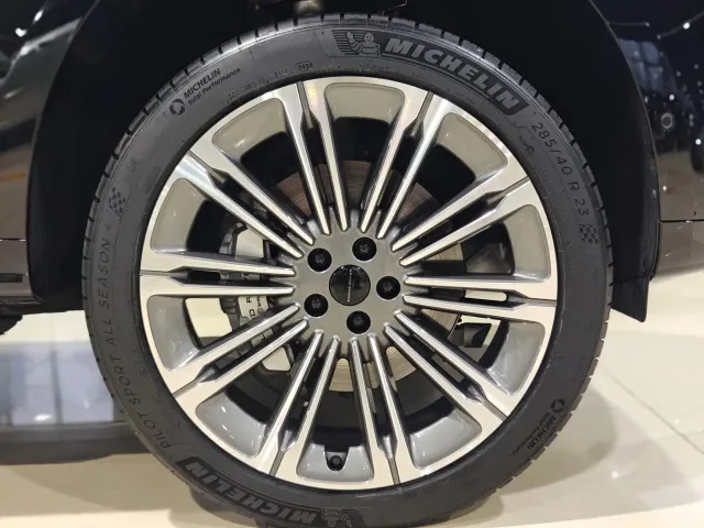 Land Rover Range Rover — Фото автомобиля 14