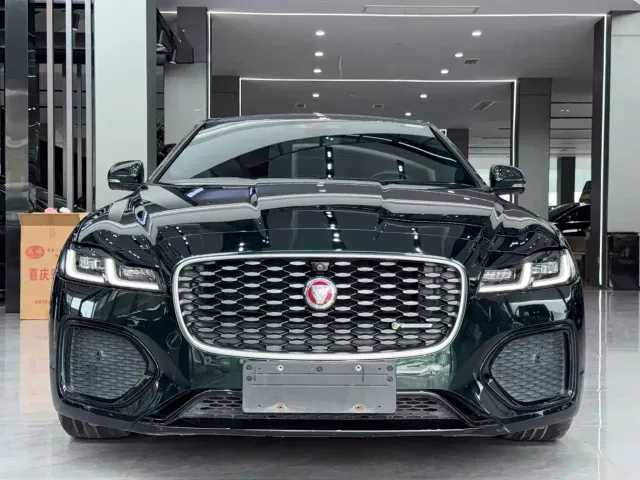 Jaguar XFL — Фото автомобиля 2