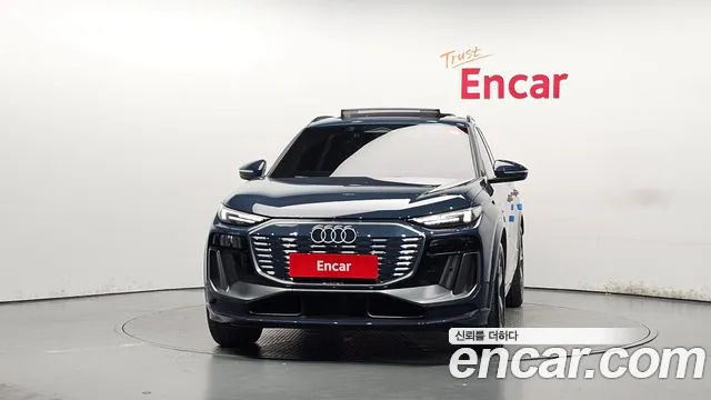Audi Q6 e-tron — Фото автомобиля 3