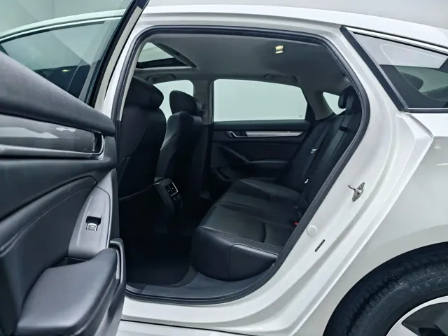Honda Accord — Фото автомобиля 17