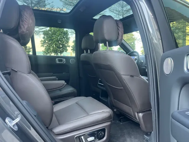 Li Auto L8 — Фото автомобиля 12