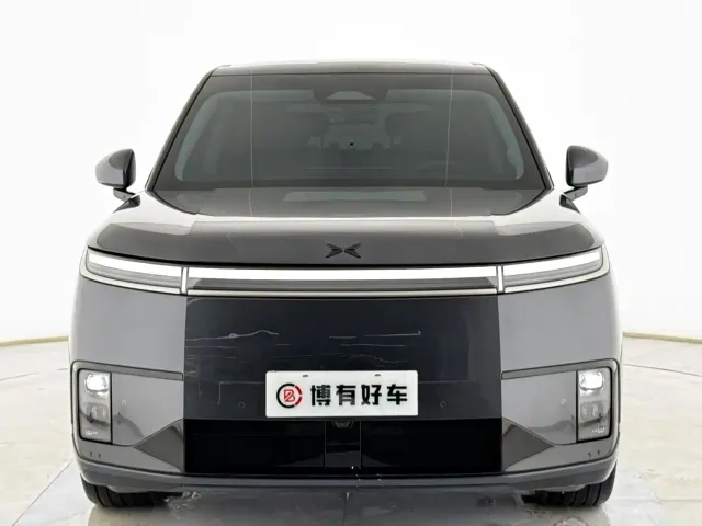 Xpeng GX — Фото автомобиля 3