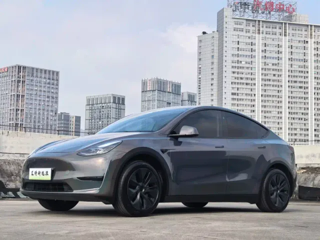 Фотография автомобиля — Tesla Model Y