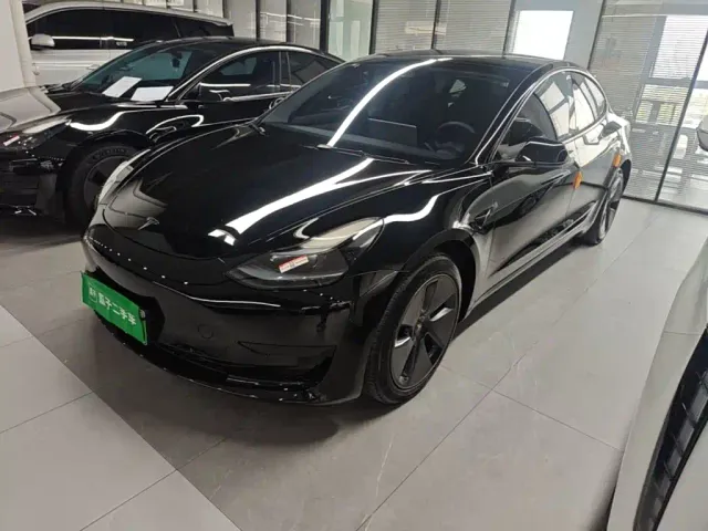 Фотография автомобиля — Tesla Model 3
