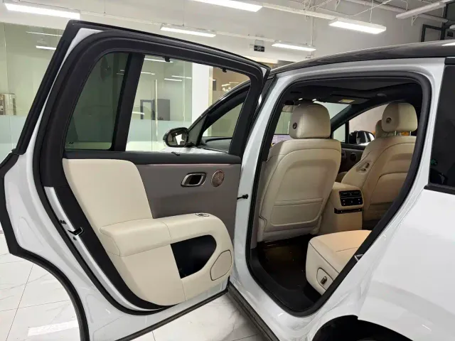 Li Auto i6 — Фото автомобиля 12