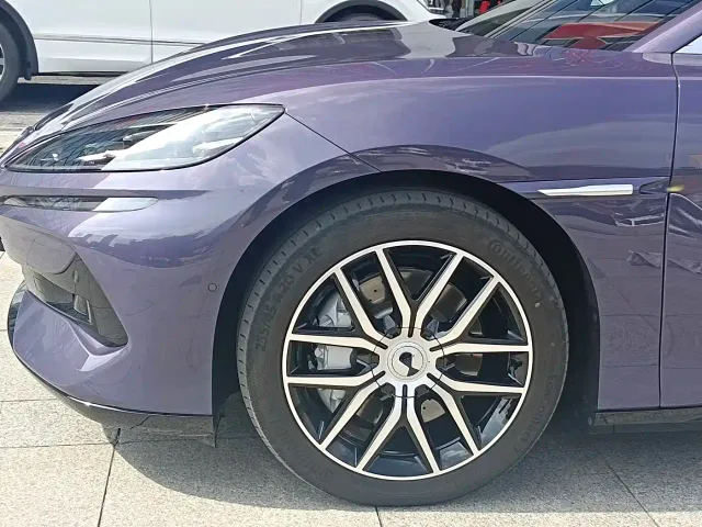Denza Z9 — Фото автомобиля 4