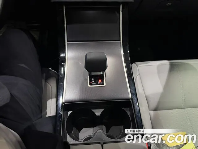 Land Rover Range Rover Velar Range Rover Velar 2.0 P250 Dynamic SE — Фото автомобиля 17