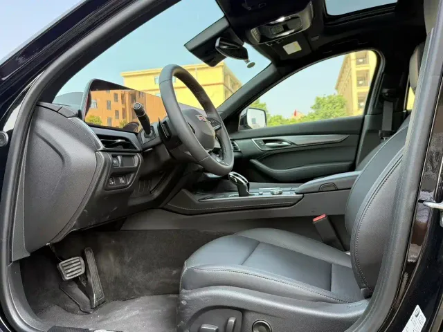 Cadillac CT5 — Фото автомобиля 2