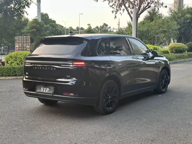 Leapmotor C10 — Фото автомобиля 6