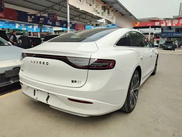 Luxeed S7 — Фото автомобиля 6