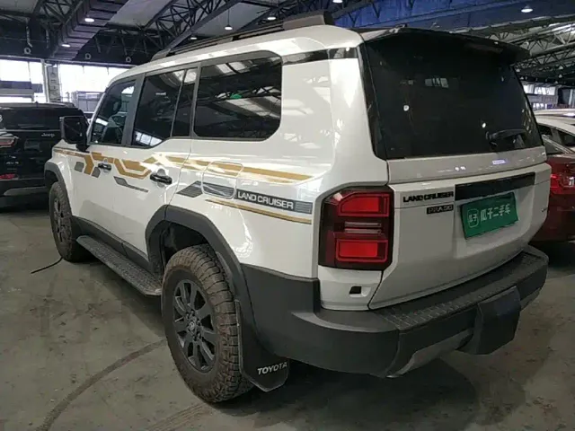 Toyota Prado — Фото автомобиля 4