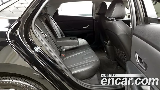 Hyundai AVANTE — Фото автомобиля 11