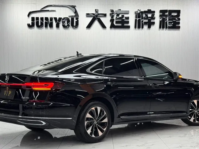 Volkswagen Passat — Фото автомобиля 5