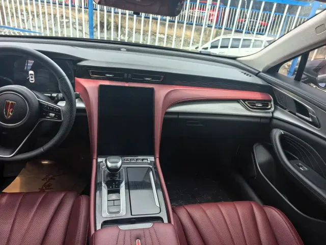 Hongqi H5 — Фото автомобиля 4