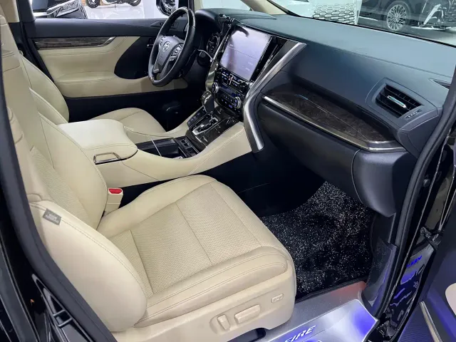 Toyota Vellfire — Фото автомобиля 19
