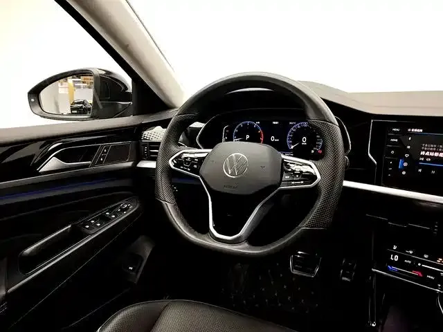 Volkswagen Passat — Фото автомобиля 11