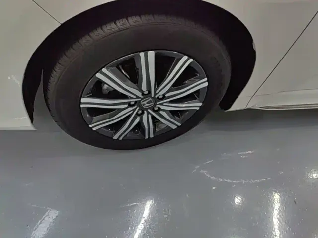 Honda Odyssey 2022 2.0L e:HEV Sharp·Enjoyment Edition — Фото автомобиля 22