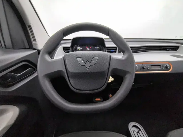 Wuling Hongguang Mini EV — Фото автомобиля 11