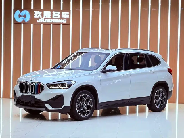 Фотография автомобиля — BMW X1