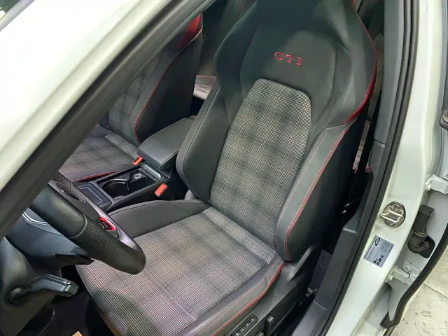 Volkswagen Golf GTI — Фото автомобиля 5