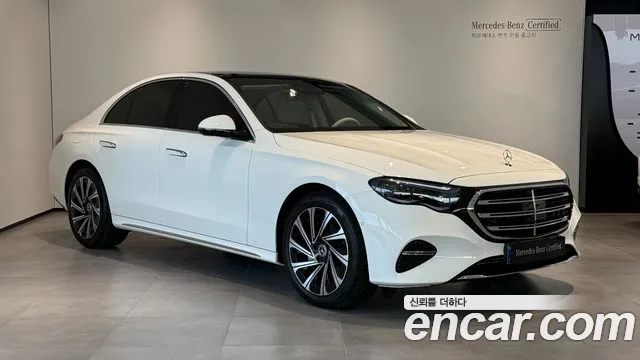 Mercedes-Benz E-Class — Фото автомобиля 2