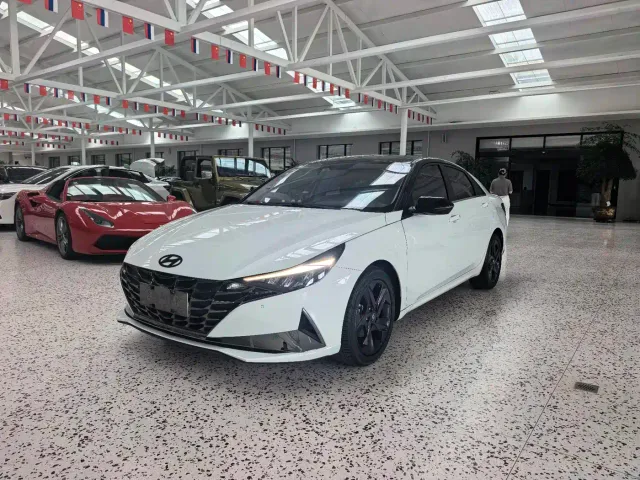 Фотография автомобиля — Hyundai Elantra