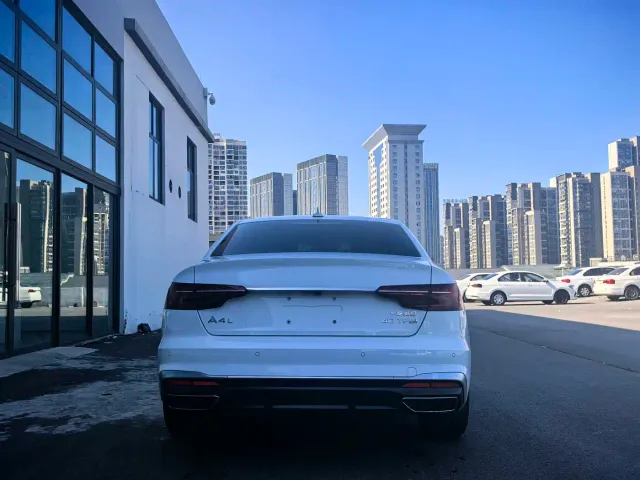 Audi A4L — Фото автомобиля 12