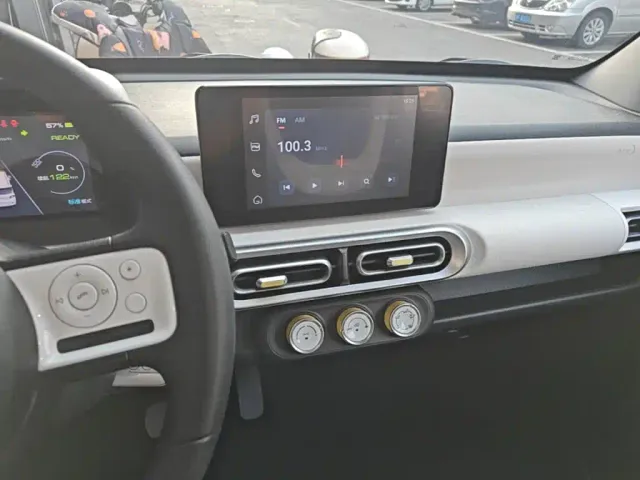 Wuling Hongguang Mini EV — Фото автомобиля 12