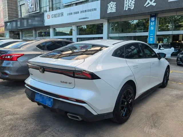Changan UNI-V — Фото автомобиля 4