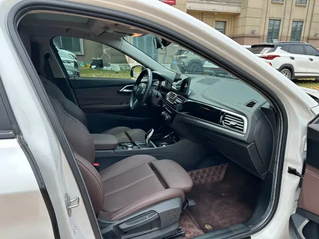 BMW 1 Series — Фото автомобиля 12