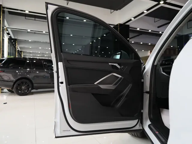 Audi Q3 — Фото автомобиля 5
