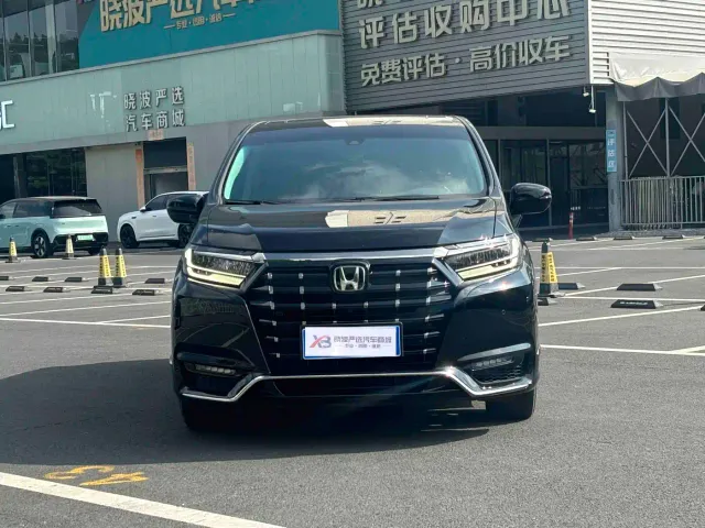 Honda Elysion — Фото автомобиля 4